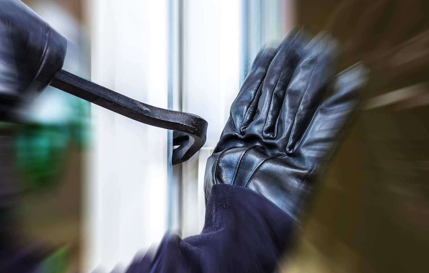 Einbruch durch Fenster